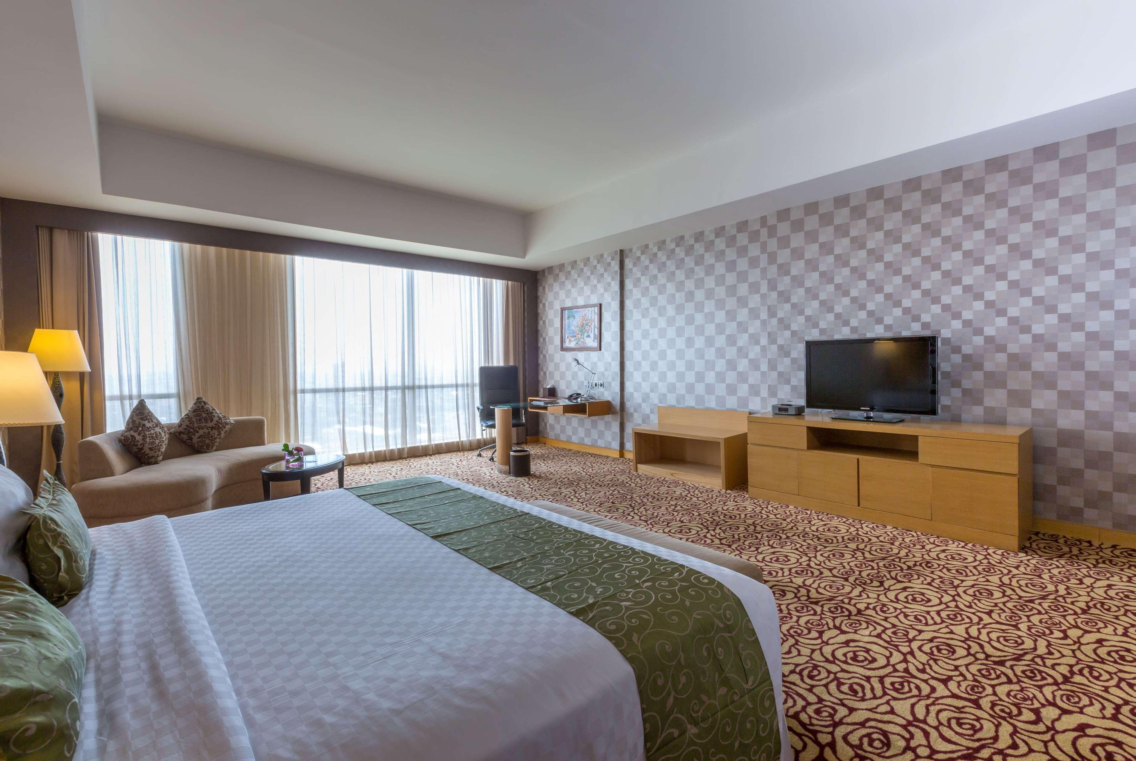 מלון Wyndham סוראבאיה מראה חיצוני תמונה